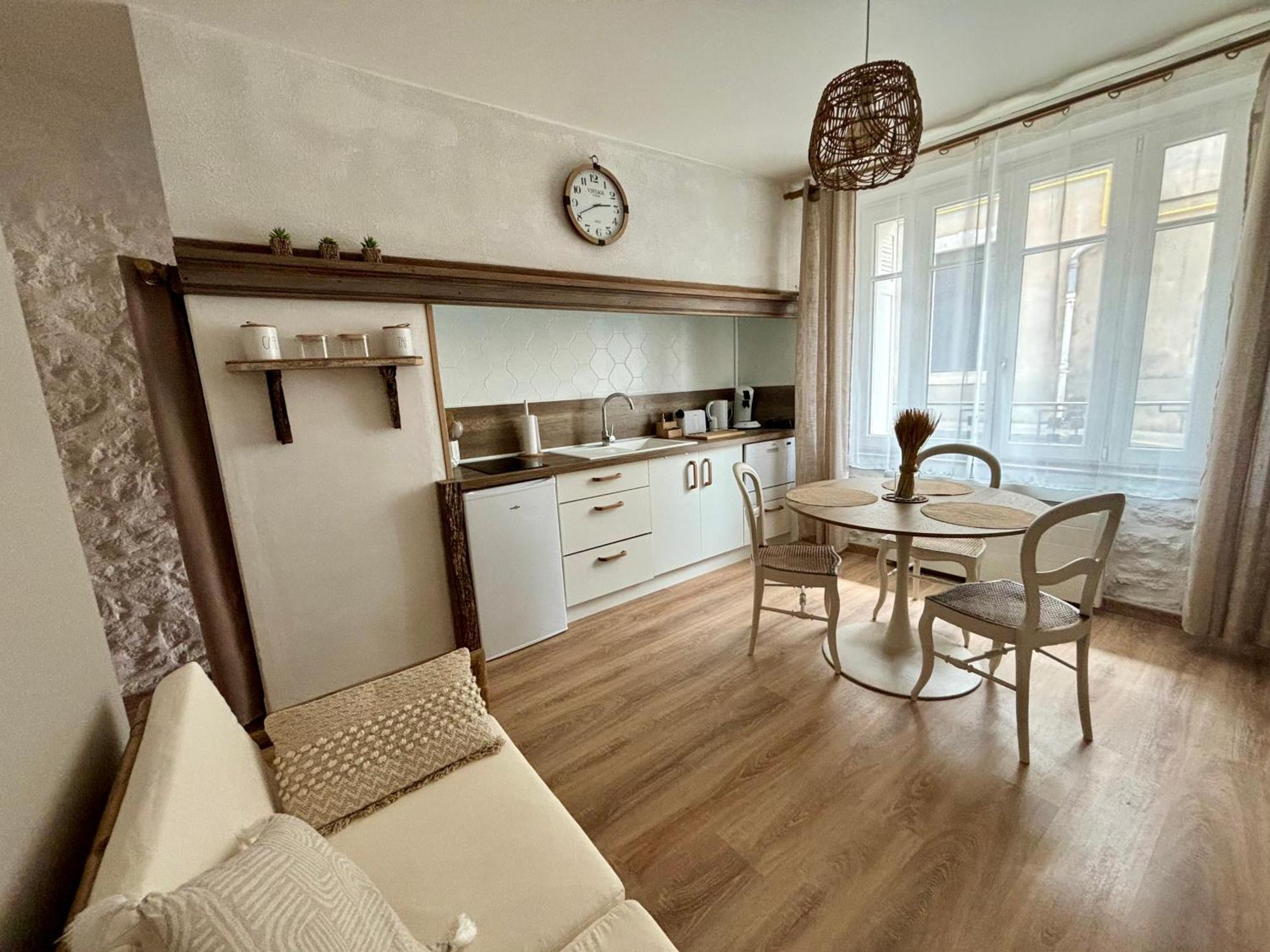 Couleur Des Champs Avec Exterieur - 15 Mn A Pied De La Cite Apartment *